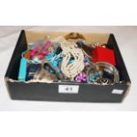 Box of jewellery and collectables