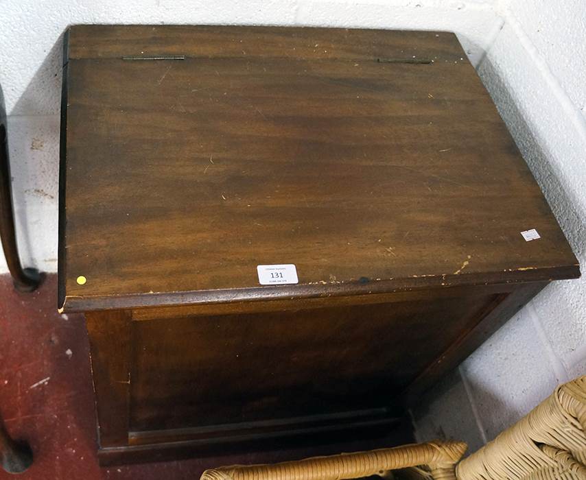 Mahogany cabinet with lift lid