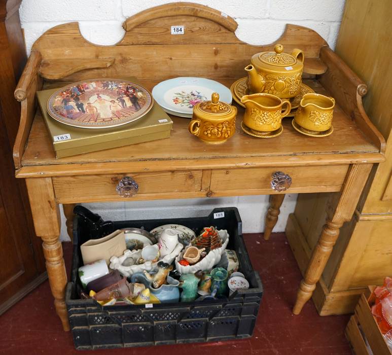 Pine washstand with gallery back