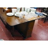 Oak gateleg table