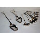 15 hallmarked silver spoons - Approx 789g