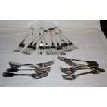 19 hallmarked silver forks - Approx 1055g