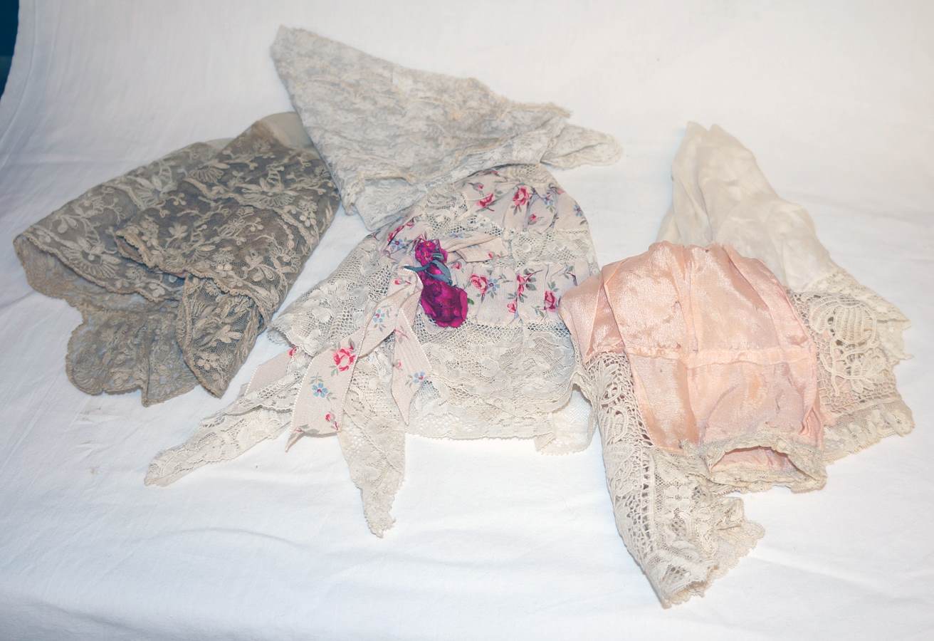Small collection of Victorian lace