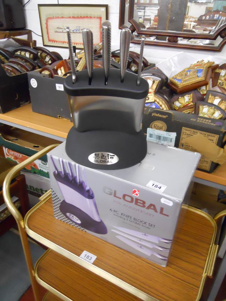 6 piece global knife block set as new (BEWARE, extremely sharp)!