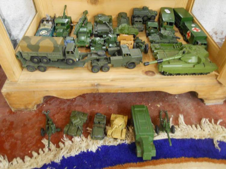 Diecast WWII army tanks & vehicles