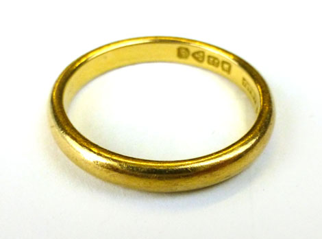 22ct gold wedding band 4.5gms approximat