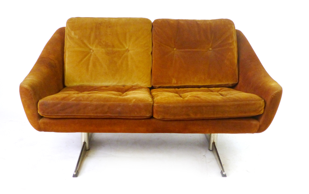 A Danish 1970's suede three-seater sofa on chrome supports by Eran, l. 127 cm CONDITION REPORT: