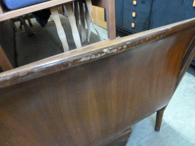 A 1950/60's walnut framed sleigh-type daybed with a detachable storage drawer, l. 213 cm CONDITION - Image 5 of 9