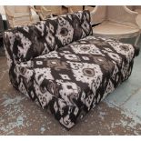 BANQUETTE SOFA, in black and white fabric on block supports, 128cm L.