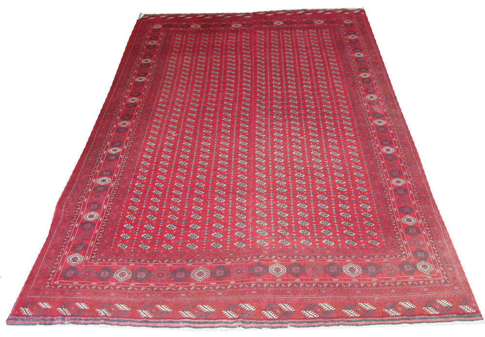 FINE ANTIQUE TURKOMAN CARPET, 358cm x 254cm,