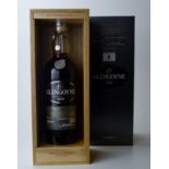 GLENGOYNE 25 YEARS OLD SINGLE MALT SCOTCH WHISKY IN OAK PRESENTATION BOX 70cl, 48%