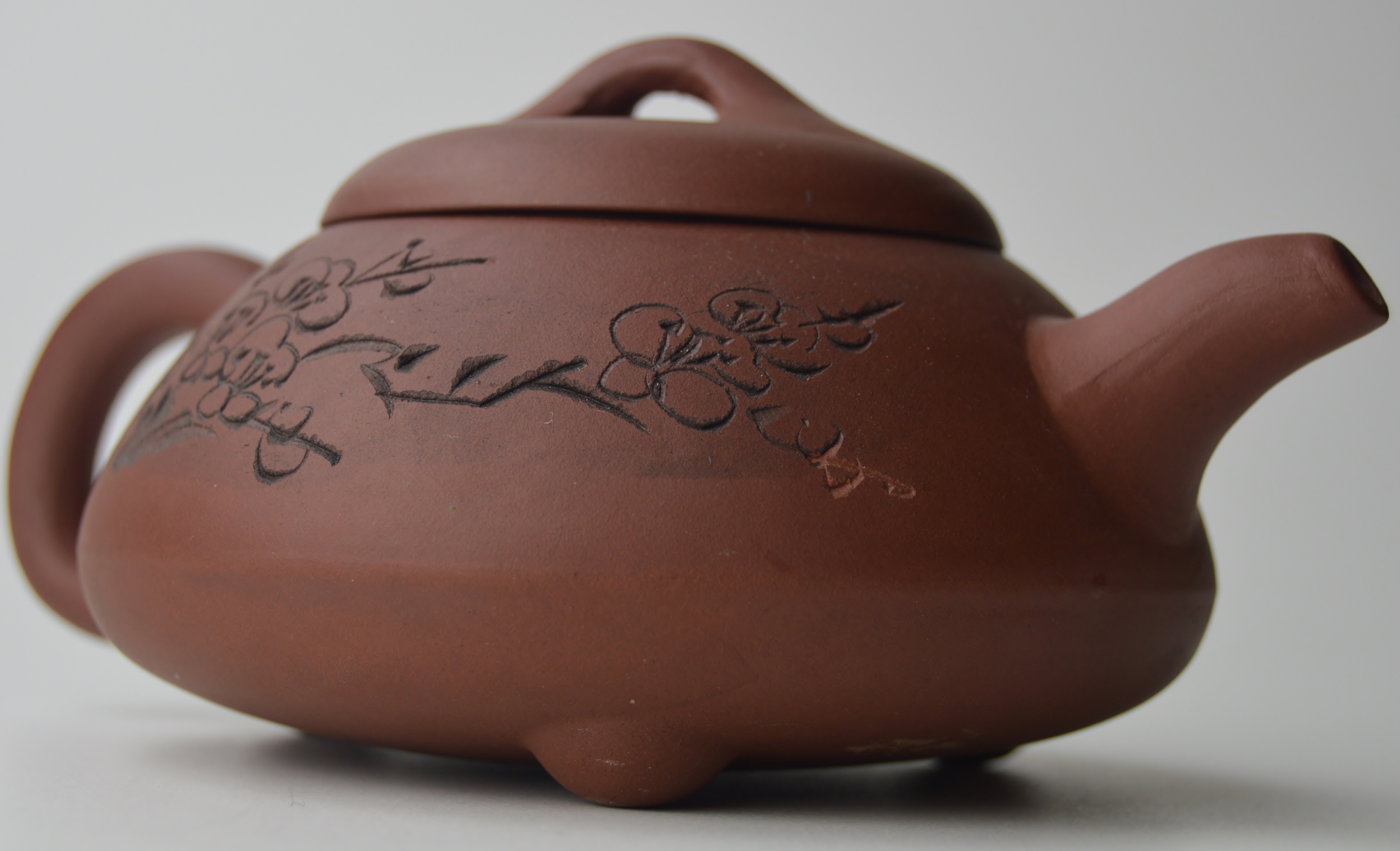CHINESE YIXING SQUAT FORM TEAPOT & COVER DECORATED WITH CALLIGRAPHY & PRUNUS WITH IMPRESSED SEAL - Image 3 of 3