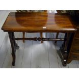 36" VICTORIAN MAHOGANY SOFA STYLE TABLE WITH UNDER STRETCHER