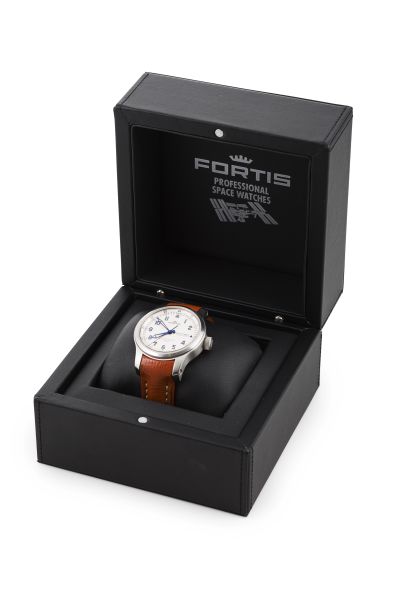 FORTIS - A gentleman's titanium cased automatic wrist watchB-42 Automatic day date, cream dial,