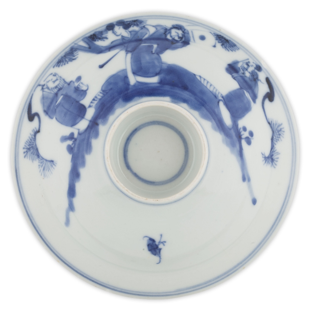 GROUP OF BLUE AND WHITE FOOTED BOWLS19TH/20TH CENTURYdecorated to the interior with a medallion - Image 12 of 24