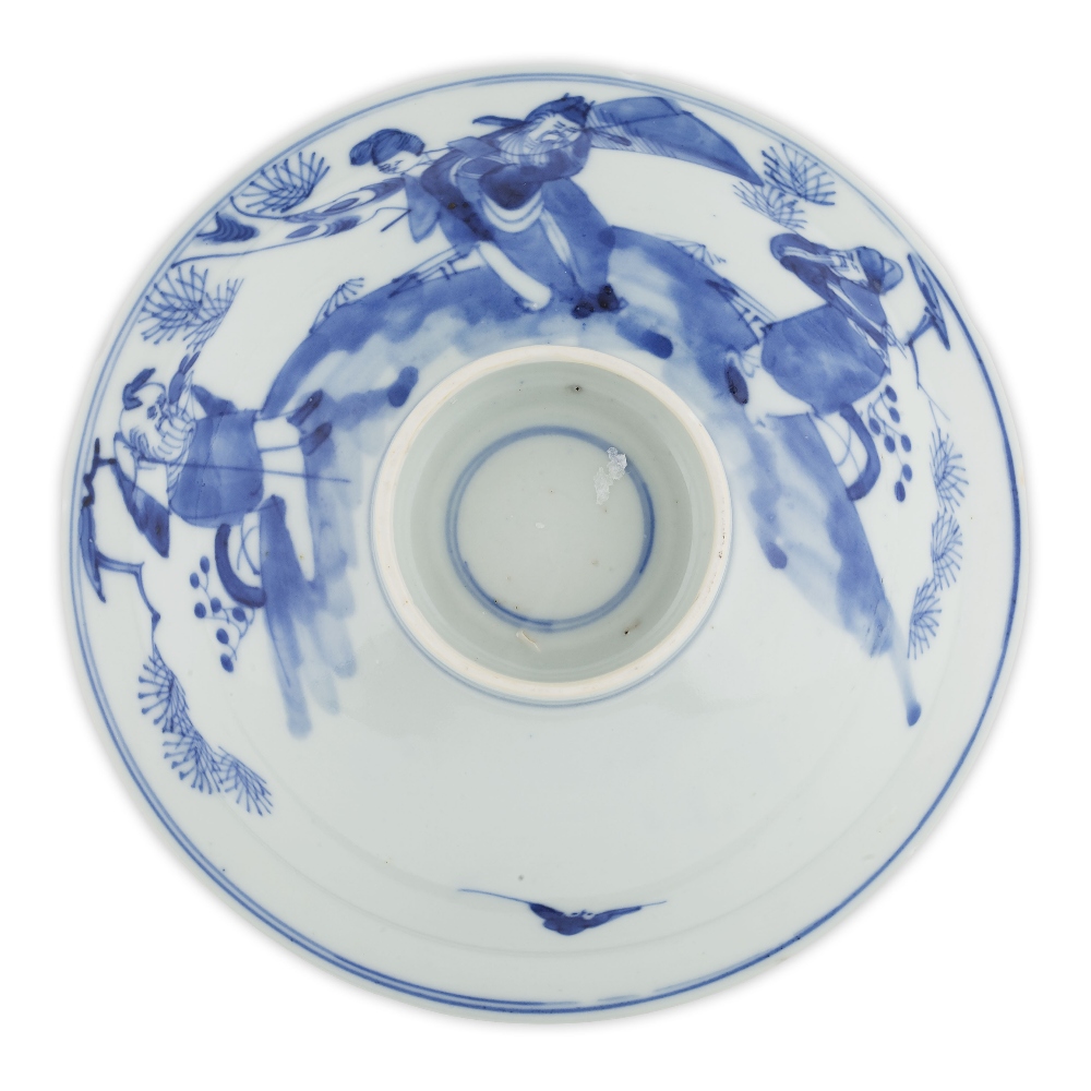 GROUP OF BLUE AND WHITE FOOTED BOWLS19TH/20TH CENTURYdecorated to the interior with a medallion - Image 22 of 24