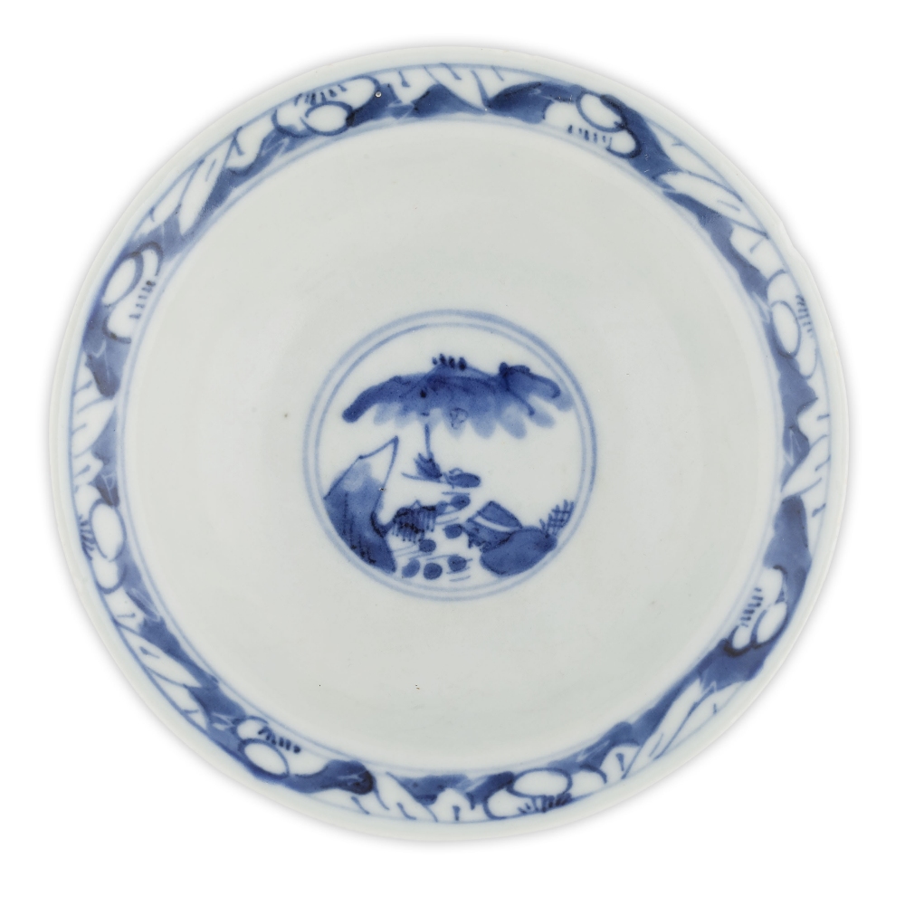 GROUP OF BLUE AND WHITE FOOTED BOWLS19TH/20TH CENTURYdecorated to the interior with a medallion - Image 11 of 24