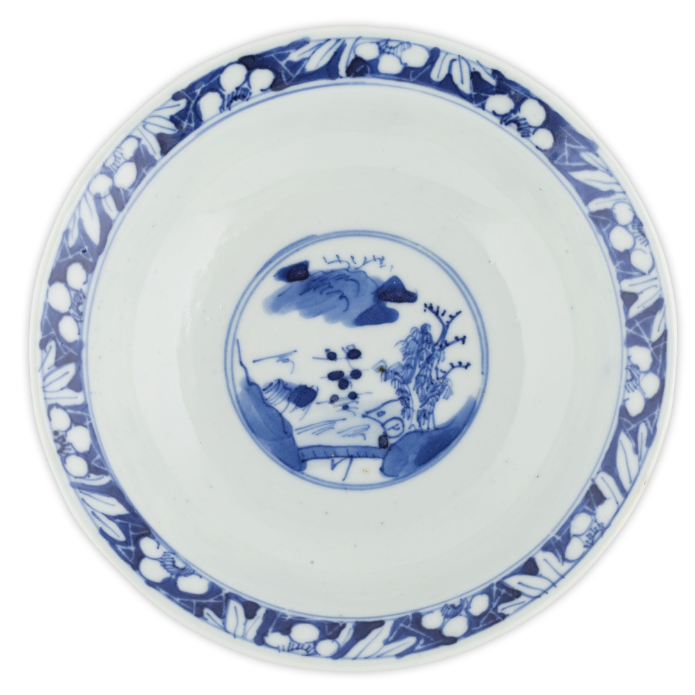 GROUP OF BLUE AND WHITE FOOTED BOWLS19TH/20TH CENTURYdecorated to the interior with a medallion - Image 17 of 24