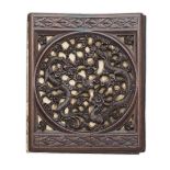 HARDWOOD CARVED ALBUM COVERLATE QING DYNASTY, 19TH/20TH CENTURYcarved and pierced with a central