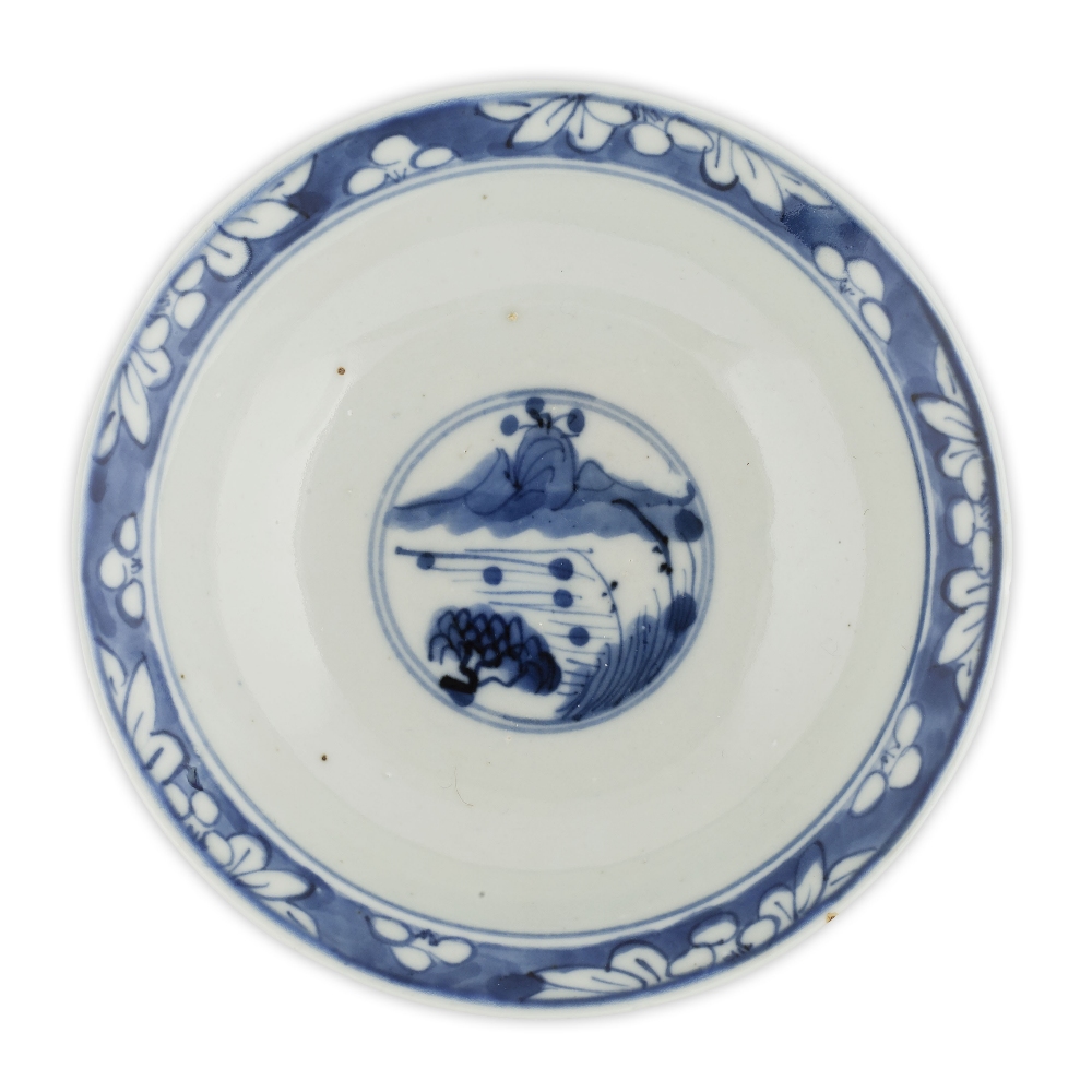 GROUP OF BLUE AND WHITE FOOTED BOWLS19TH/20TH CENTURYdecorated to the interior with a medallion - Image 3 of 24