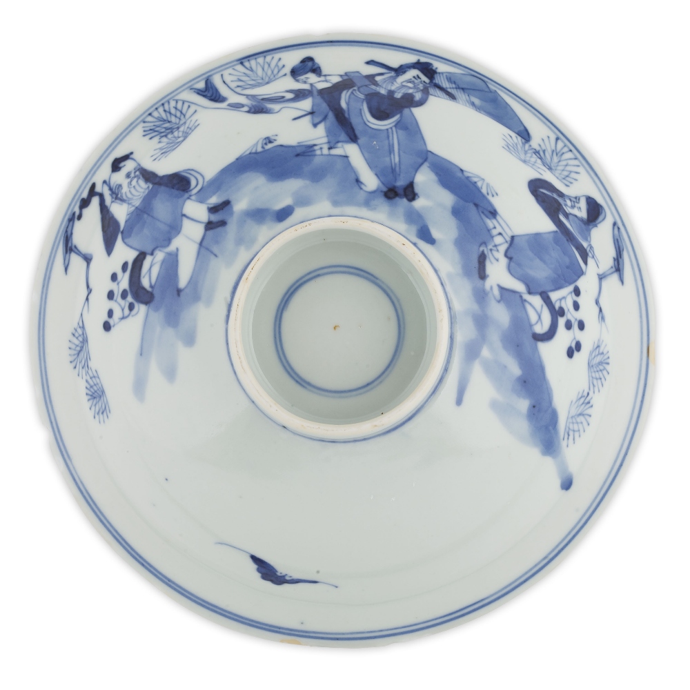 GROUP OF BLUE AND WHITE FOOTED BOWLS19TH/20TH CENTURYdecorated to the interior with a medallion - Image 8 of 24