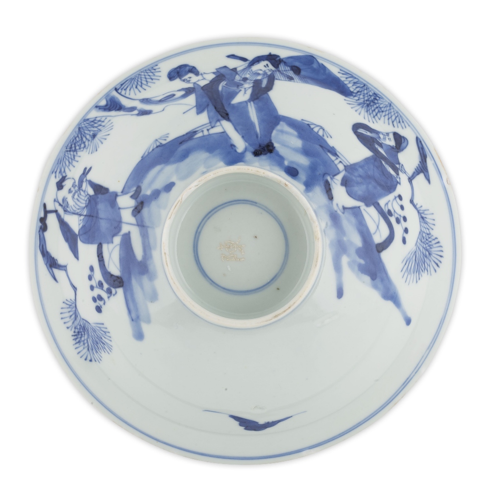 GROUP OF BLUE AND WHITE FOOTED BOWLS19TH/20TH CENTURYdecorated to the interior with a medallion - Image 24 of 24