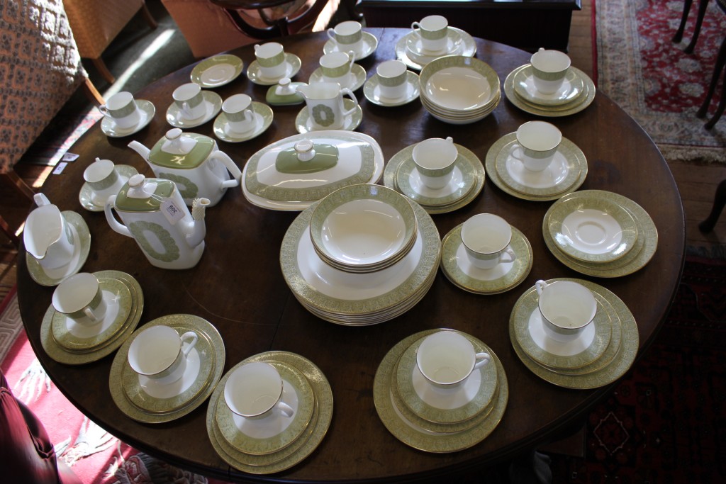 A Royal Doulton eighty-eight piece 'Sonnet' H5012 dinner and coffee service with intricate floral - Image 2 of 2