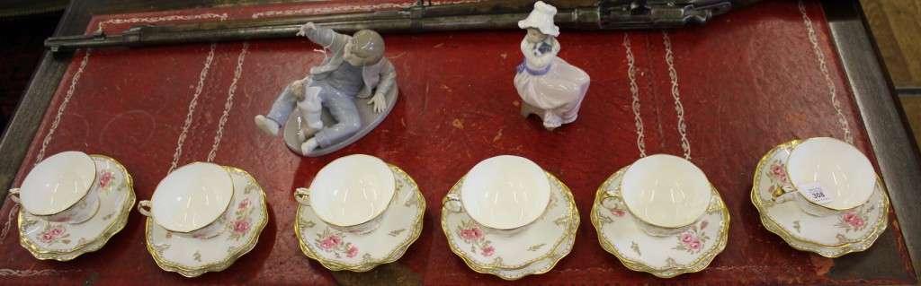 A Royal Crown Derby, Royal Pinxton Roses tea service, comprising six cups, six saucers, six plates - Image 2 of 2