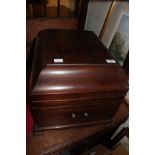 AN HMV MAHOGANY CASED TABLE TOP WIND-UP GRAMOPHONE