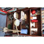 A QUANTITY OF KITCHENALIA to include brass and copper wares and further various utensils