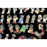 A COLLECTION OF 103 GOLLY PIN BADGES