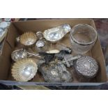 A QUANTITY OF MISCELLANEOUS SILVER ITEMS to include a William Henry Sparrow silver sugar bowl of