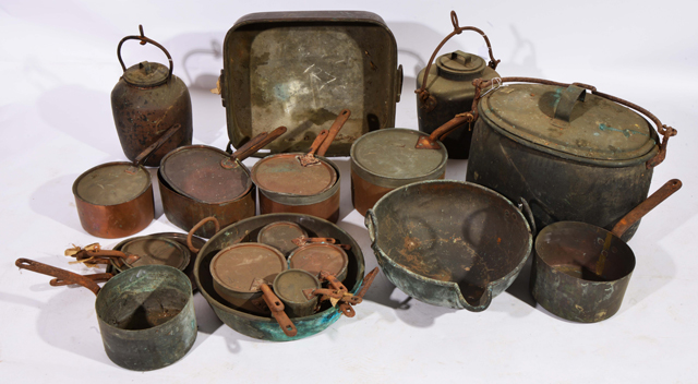 A COLLECTION OF KITCHEN COPPERWARE to include ten saucepans, eight with lids, together with four