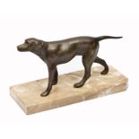 A BRONZE FIGURE OF A POINTER on marble plinth base, 24cm wide