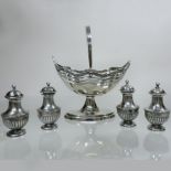 An Edwardian silver pedestal sugar baske