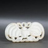 QING DYNASTY (1644-1911) A WHITE JADE BAT PENDANT L 7.7 cm. (3 in.) T 1 cm. 清 白玉鏤雕「福」紋珮