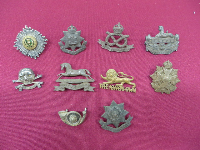 Selection of Officer Cap Badges consisting silvered, gilt and enamel Scots Guards ... Silvered KOYLI