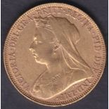 1901 QV Full Gold Sovereign (vf) in plas