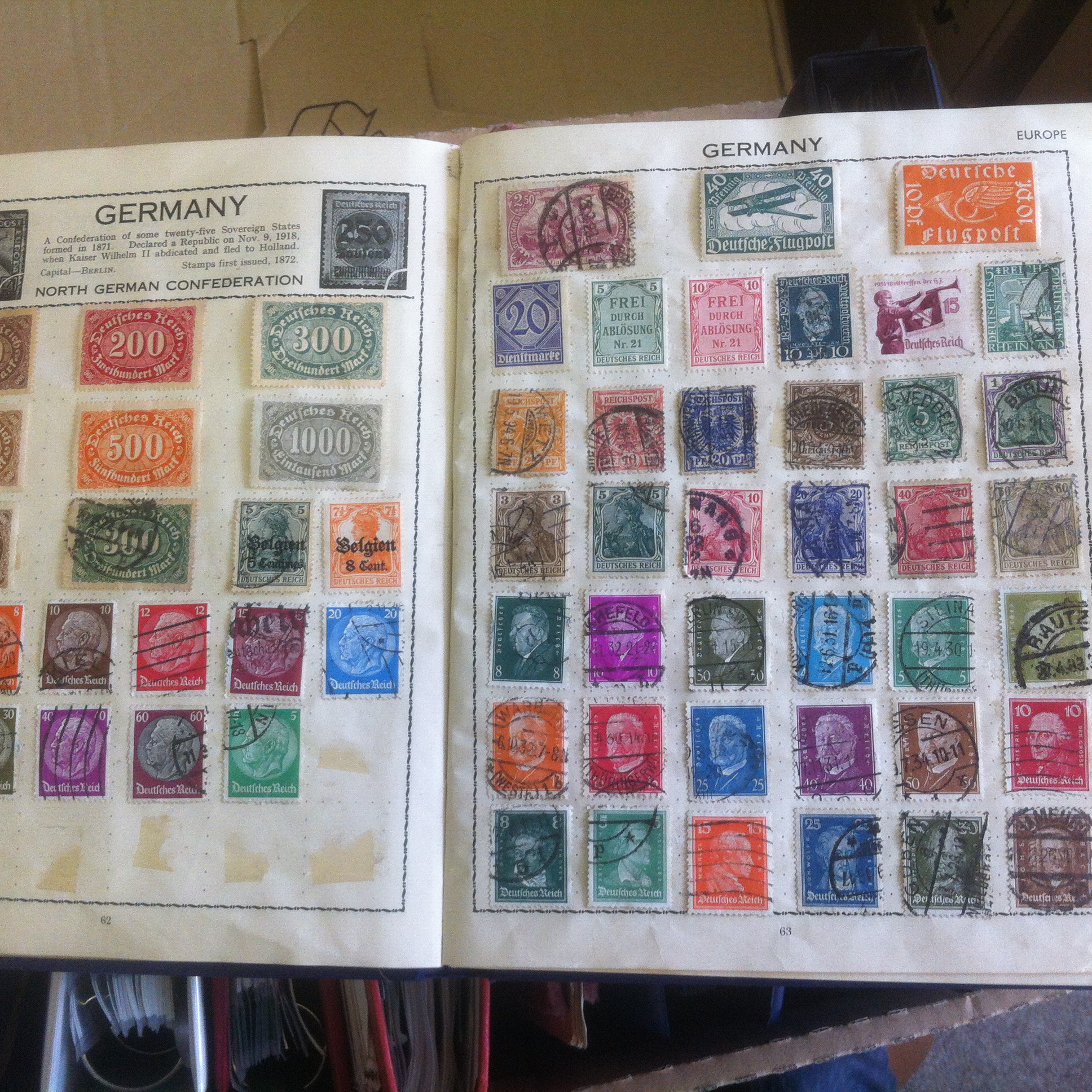 STAMPS : General collection in 12 albums/folders, including German covers, Airmail covers, - Image 5 of 5