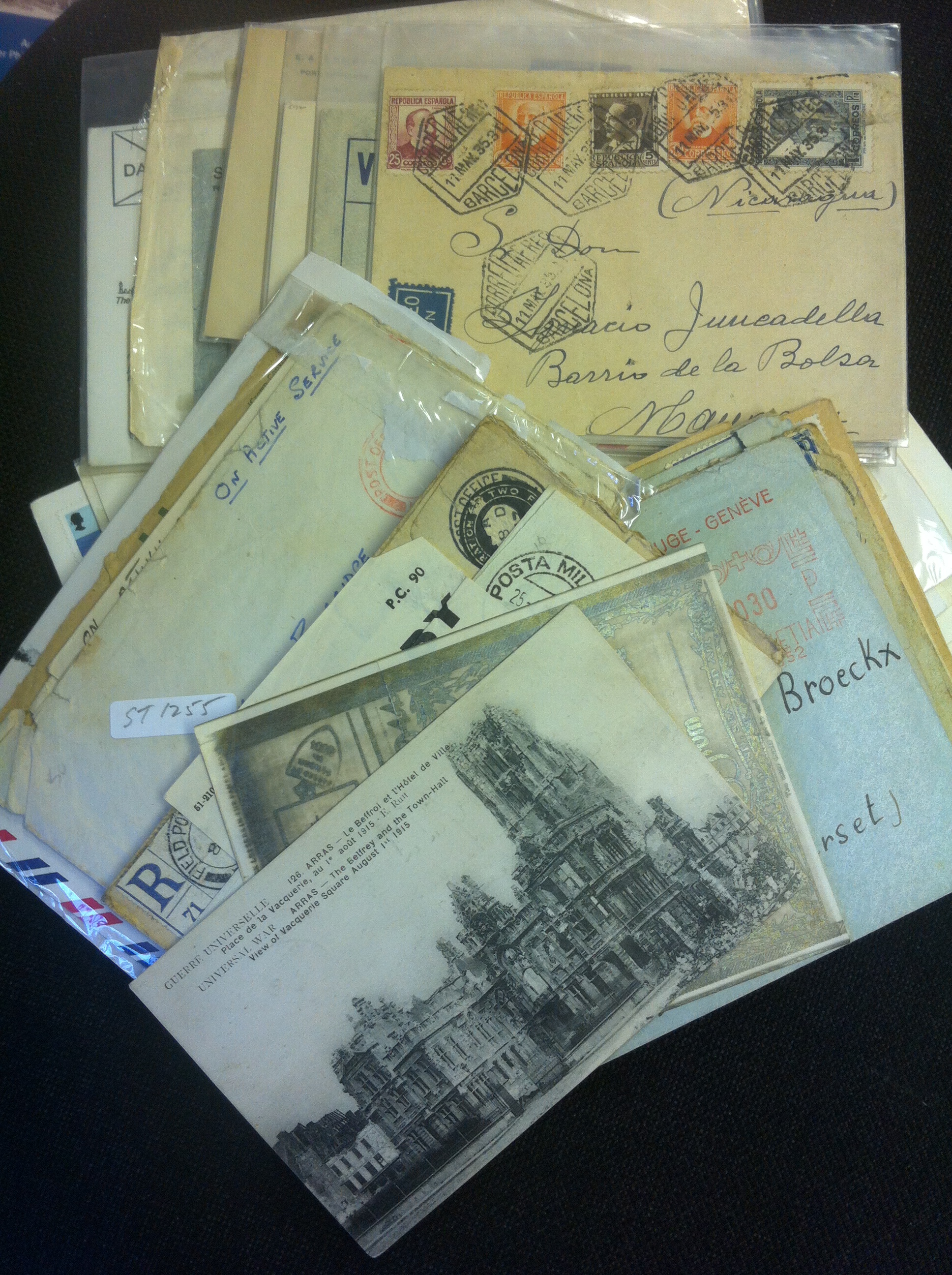 STAMPS : Box with world selection in stockbooks, loose etc. Also covers & old postcards. - Image 2 of 3