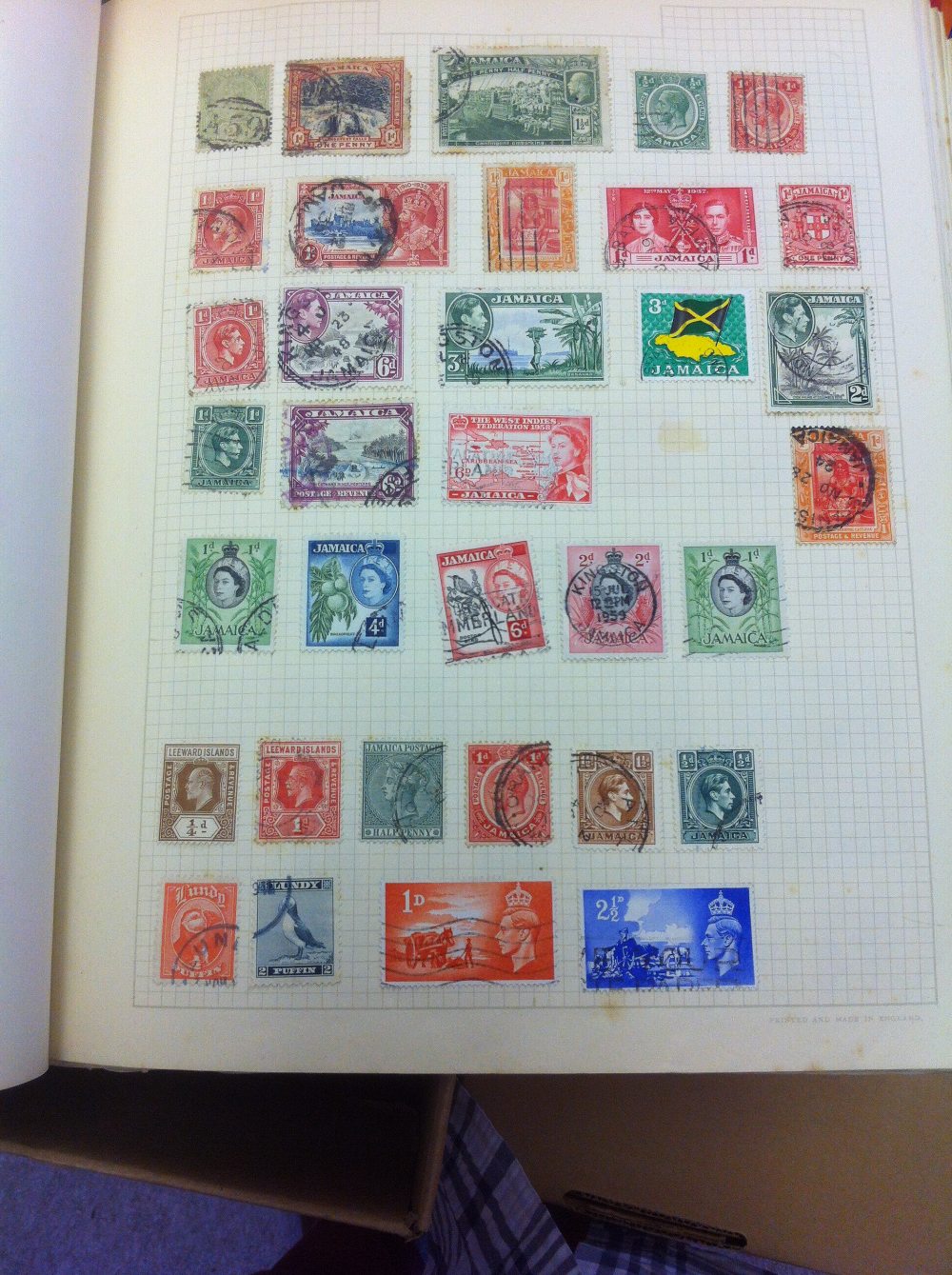 STAMPS :Three all world albums plus album pages, a pretty good mix of stamps including some sets, - Image 5 of 9