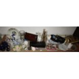 Shelf effects incl. mahogany box, glove box, desk lamp, watches, figures etc