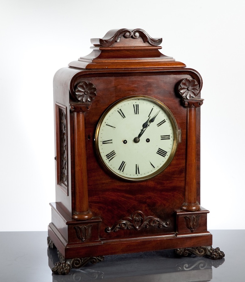 EARLY VICTORIAN MAHOGANY BRACKET CLOCK