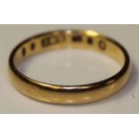 LADY'S 18 CARAT GOLD BAND