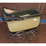 VINTAGE DOLLS PRAM