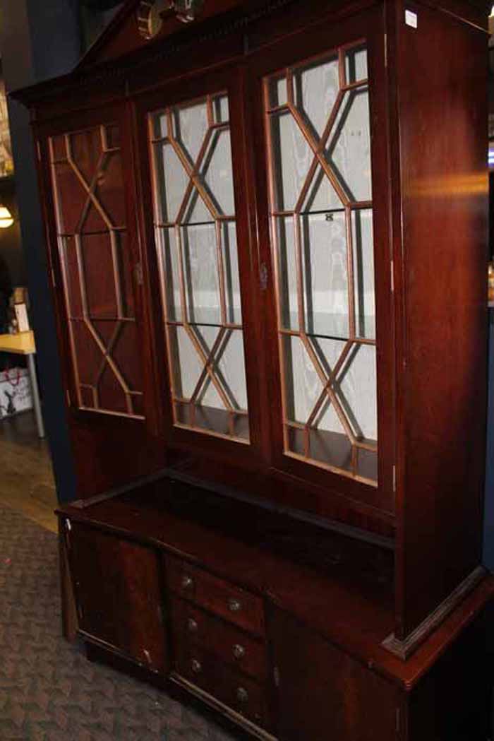 REPRODUCTION DISPLAY CABINET