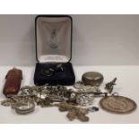 LATE VICTORIAN HALLMARKED SILVER SOVEREIGN CASE
together with a good quantity of silver jewellery