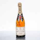 MOET & CHANDON DRY IMPERIAL ROSE 1949 Finest extra quality Champagne. Full bottle size, no