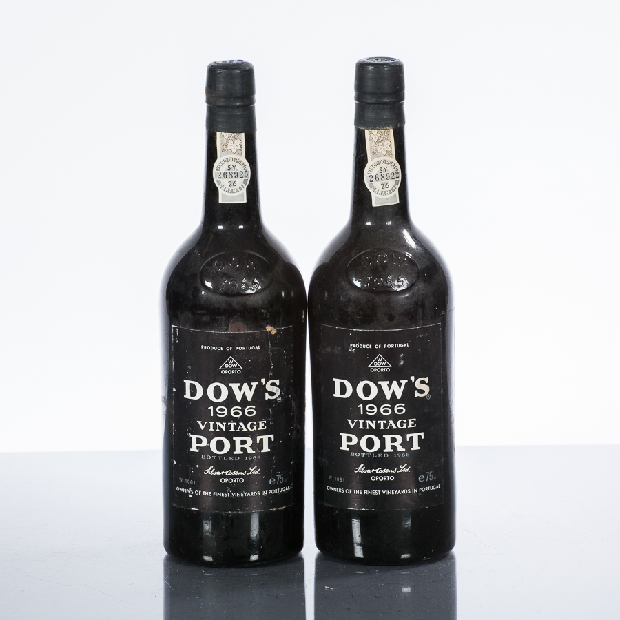 DOW'S 1966 VINTAGE PORT (2)
Bottled 1968. 75 cl, no strength stated.
2 bottles. CONDITION REPORT: