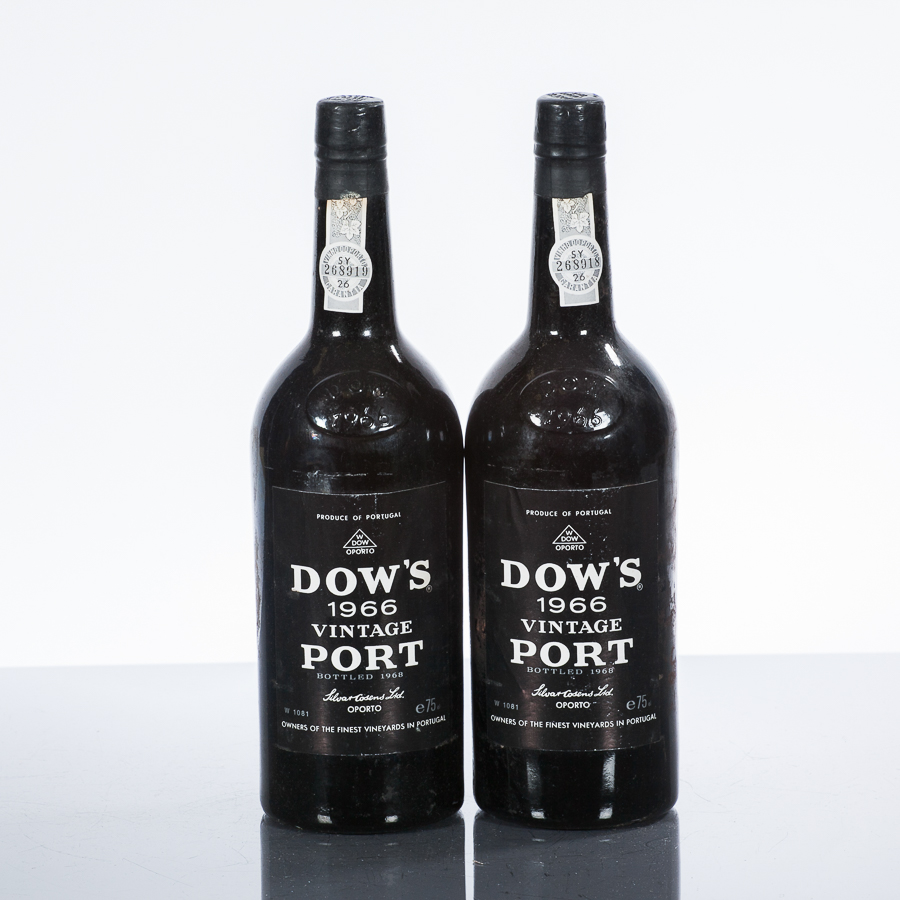 DOW'S 1966 VINTAGE PORT (2)
Bottled 1968. 75 cl, no strength stated.
2 bottles. CONDITION REPORT: